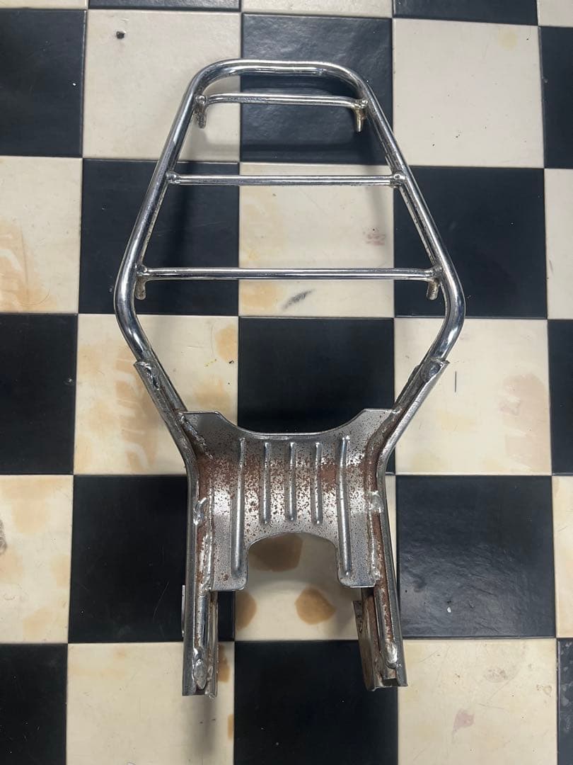 4lモンキー　純正リアキャリア ホンダ（HONDA） モンキー リアキャリア 純正 中古 バイク 部品 曲がり