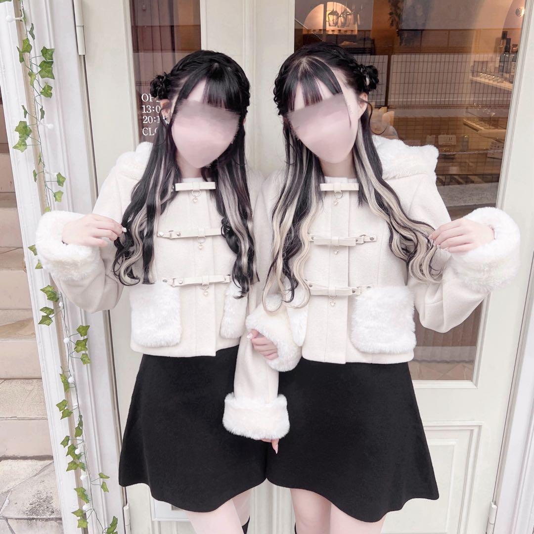 ミシェルマカロン 3連リボンショートコート ホワイト ｲﾓ | ミシェルマカロンのコラボショートコート👶🏻🖤⟡.· 今年はベルト